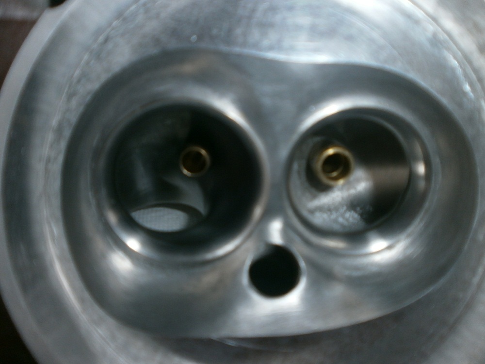 Den Brennraum muß ich so lassen, sonst komme ich mit der Verdichtung nicht hin!