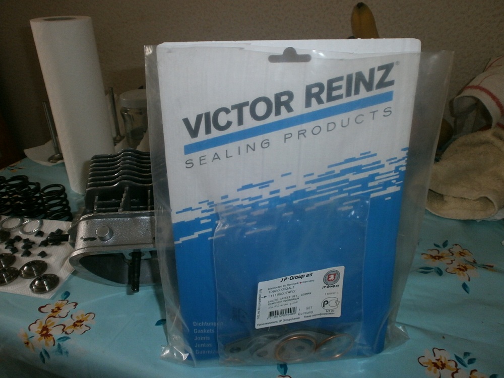 Mal ein guter Dichtsatz! Ich bin ein mal reingefallen mit einem billigen! Dort sind die Stösselschutzrohre undicht geworden!