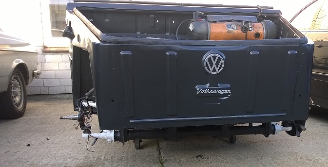 Nummernschild kommt voanders ran