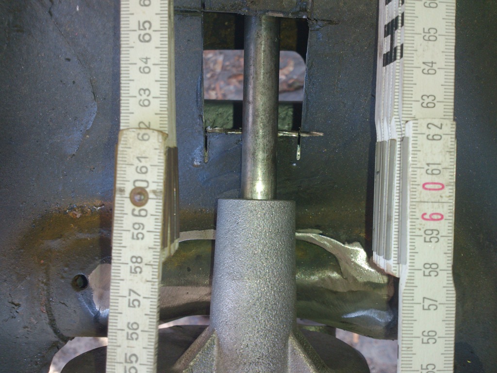 Hier sieht man, wo der Schaltwellendeckel aufhört.