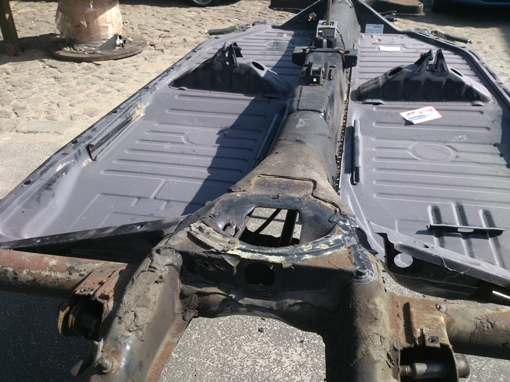 Privisorisch alles wieder mit Neuteilen zusammengesteckt. Bissel bearbeitet und angepasst. Nun kann zum verzinken gehen.