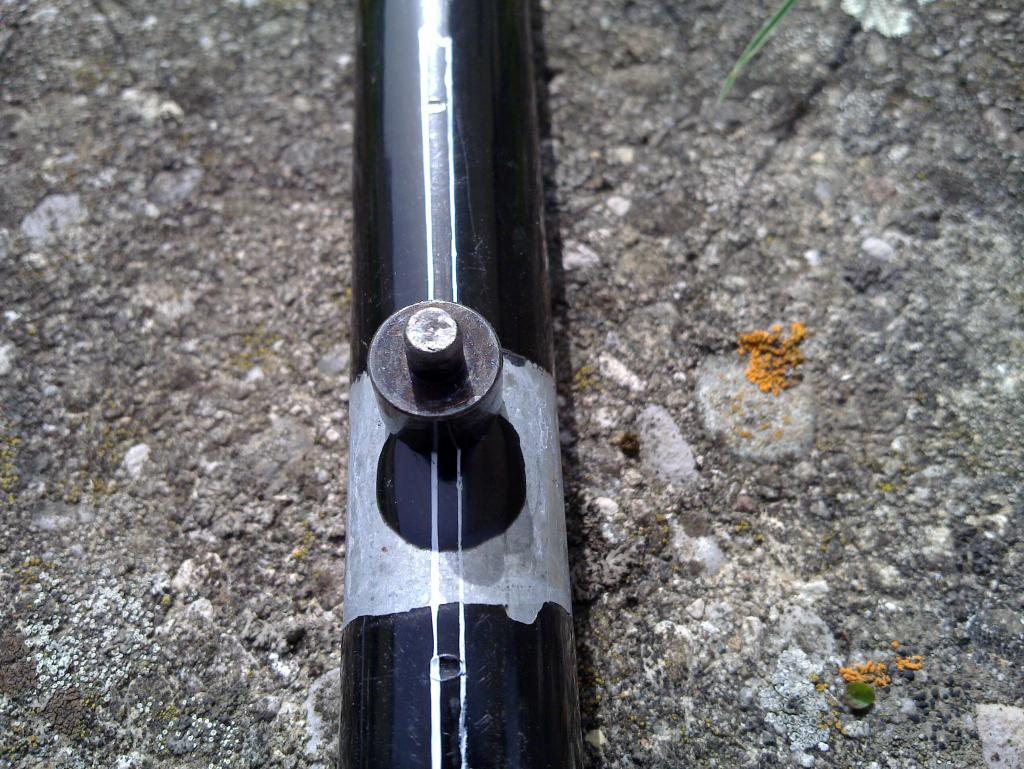 den Bolzen vorher an allen Löchern mit einer Zange &quot;einpassen&quot;, dann erspart man sich das Fluchen weil die Rohre nicht zusammen gehen