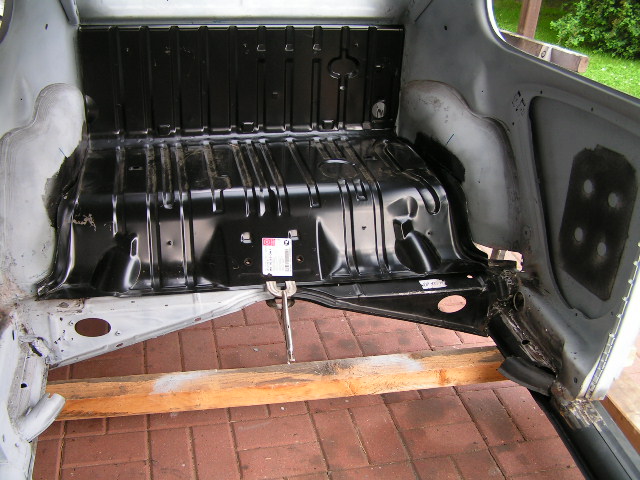 Kofferboden passt auch , muss noch weiter angepasst werden