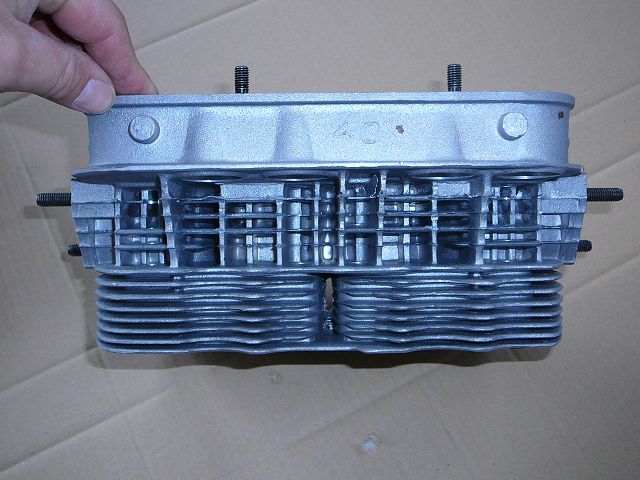 94mm CNC round port mit 54ccm Wunschvolumen. Gußreste und Grate entfernen steht noch an