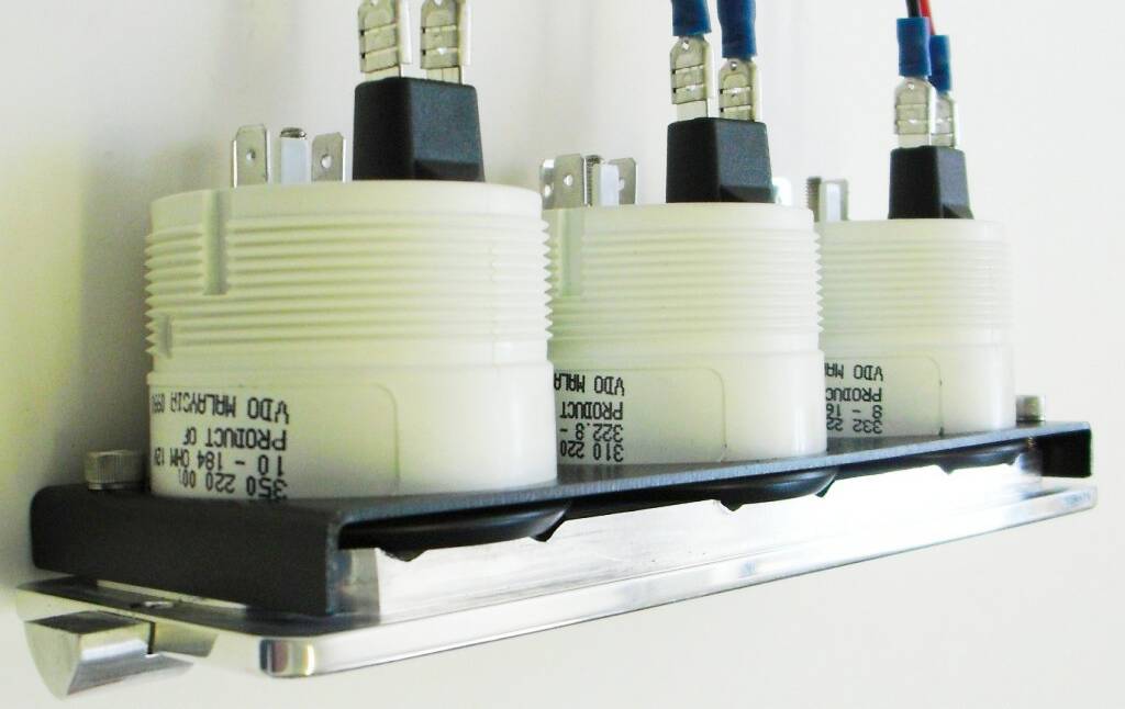 gauge_holder_8_rot_180.jpg