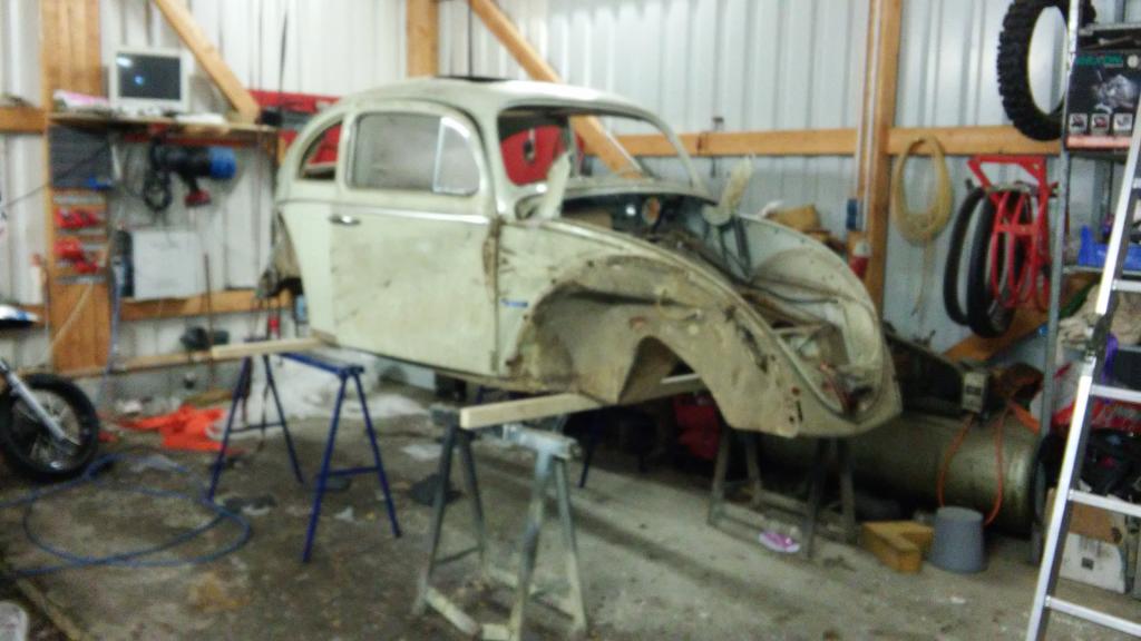 Noch unbearbeitet mit dem Unfall am Seitenteil