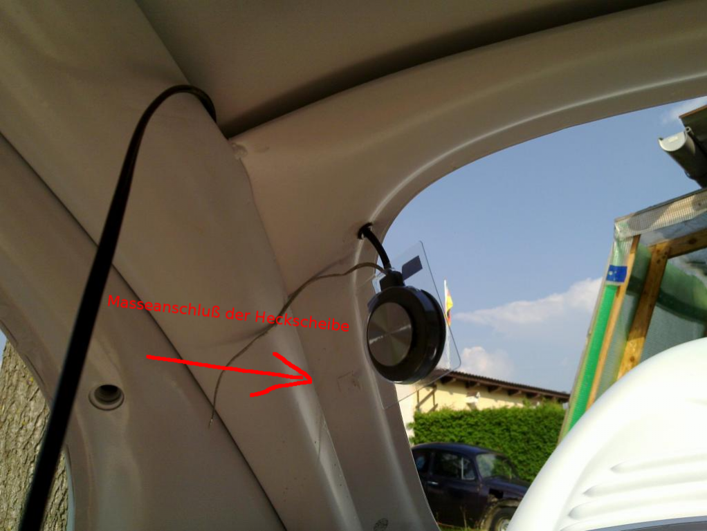 hier siehst den org. Anschluß (die Scheibenantenne einfach ignorieren)