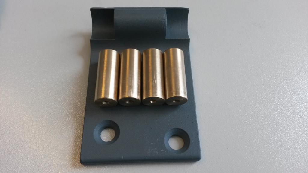 Alle 4 Scharniere wurden neu gebuchst und neu aufgerieben.