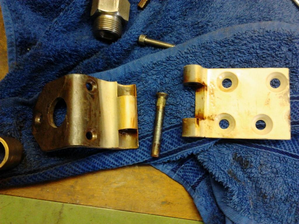 Also musste alle Scharniere zerlegt und überholt werden.