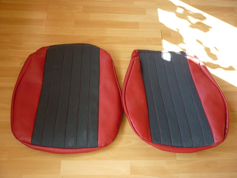 2 Sitzflächen sind mittlerweile fertig, müssen aber noch gepolstert werden