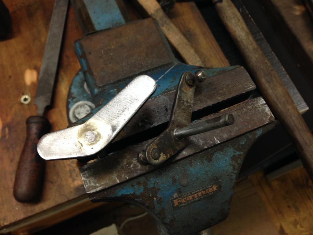 Neuen Hebel spiegelverkehrt angefertigt um näher an die Position zu kommen