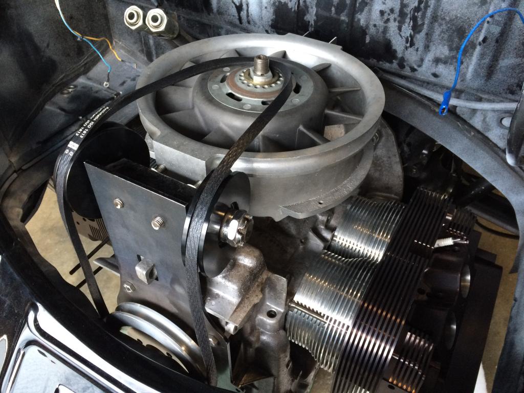 Noch einiges anzupassen und an der Optik zu tun. Die Stahlplatte ist nur zur &quot;Probe&quot;. Ach so der Motorraum ist sonst nicht mit Kreide eingesprüht das ist noch vom Scann für den Auspuff aber dazu später mehr!