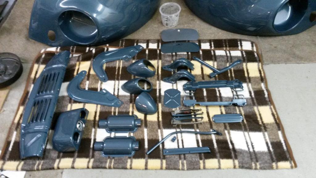 Sämtliche Anbauteile, die in Wagenfarbe gehören!