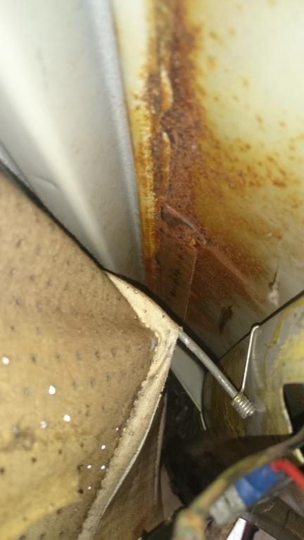 Fahrerseite mit Reparaturblech