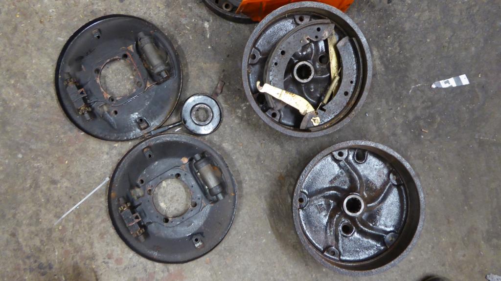 Jetzt wirds vllt peinlich aber ich habe den ganzen Murx nicht auseinander gebaut ....passen die trommeln an die Achsrohre und sind diese einfach mit einem solchen Dichtsatz wie CSP ihn anbietet anzubauen? http://csplink.de/8y3buzcDFb