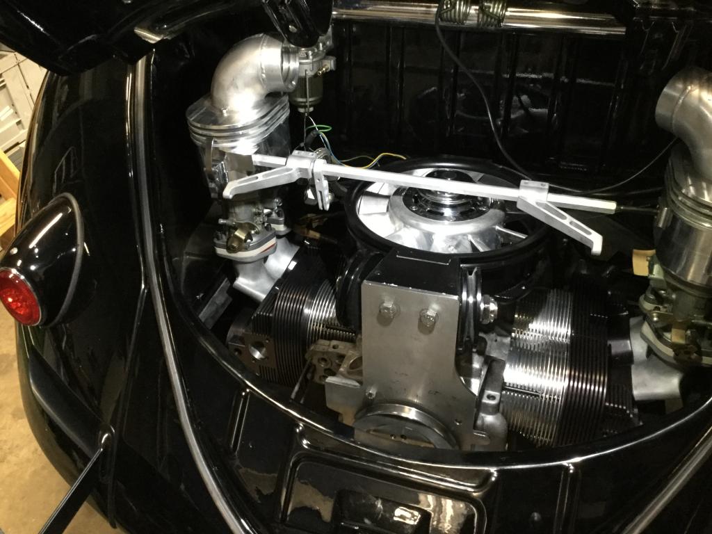 Sieht schon ganz gut aus mit den neuen Sammlern. Das Gasgestänge zum Messen kommt auf keinen Fall auf den Motor ich bastele gerade ein adäquates.