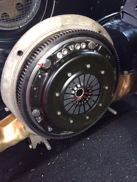 Kurbeltrieb fein gewuchtet, man beachte die Markierung