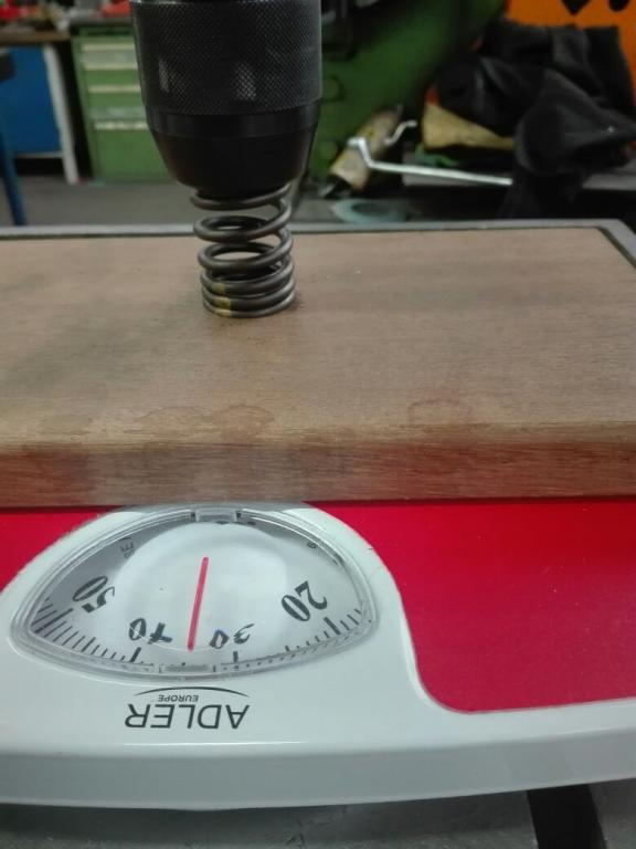 Auch die Schließkraft liegt ca. 7 kg höher als bei der Serienfeder.