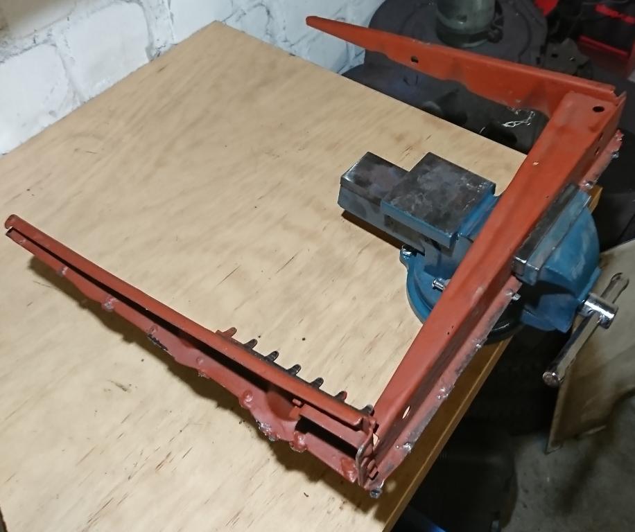 Ausgebohrte Sitzschiene