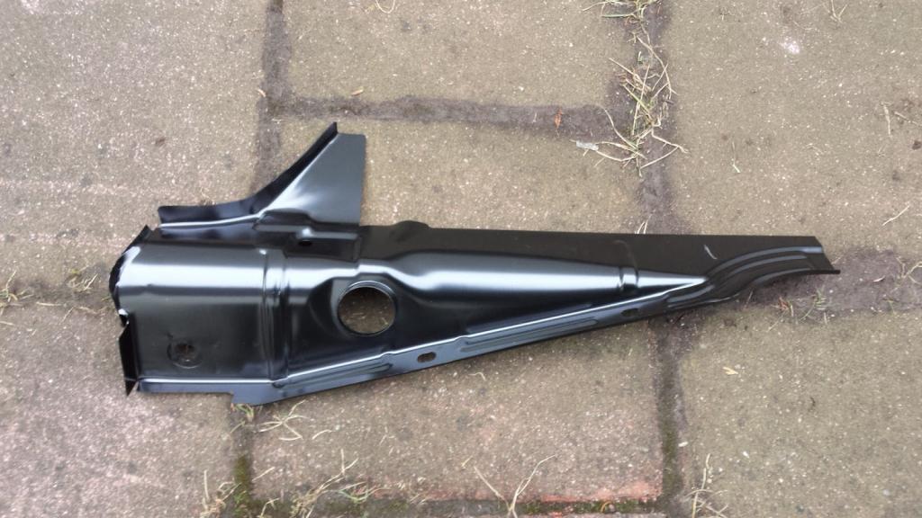 Querträger unter der Rücksitzbank