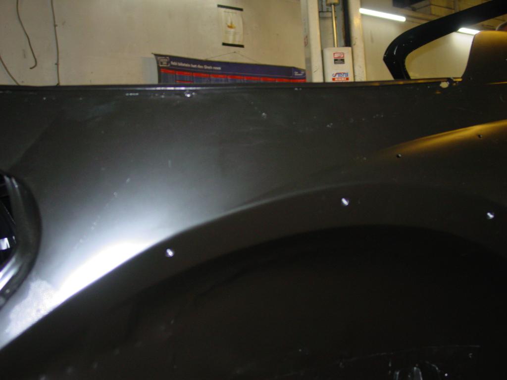 Eingesetztes Blech am Verdeckkasten und angesetzte Schiene