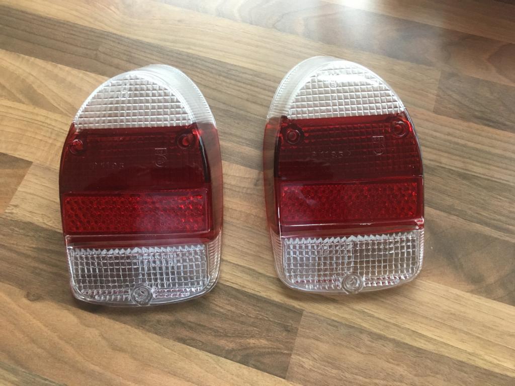 Bügeleisen-Rücklichtgläser in weiß-rot-weiß mit E-Nummer.