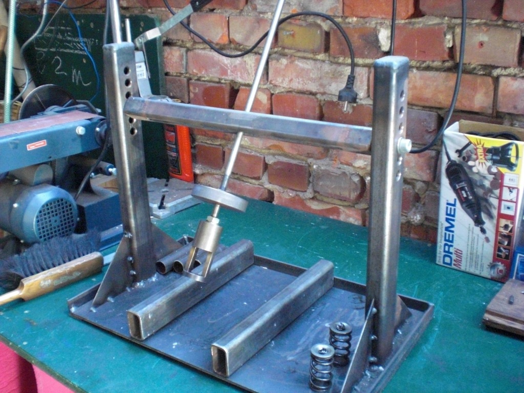 001 Federspanner.JPG