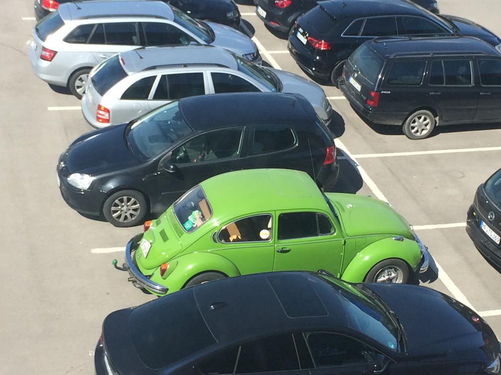 Auf dem Firmenparkplatz