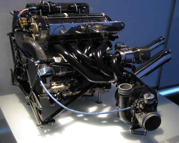 BMW_F1_Engine_M12_M13.JPG