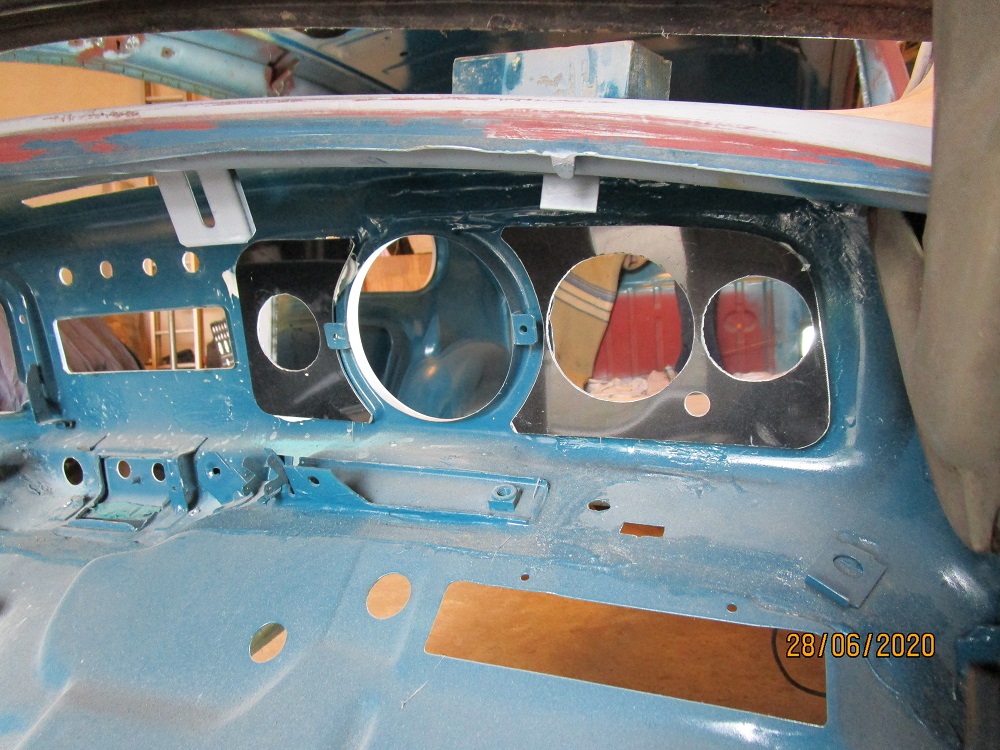 Rückseite zur Armaturenbefestigung