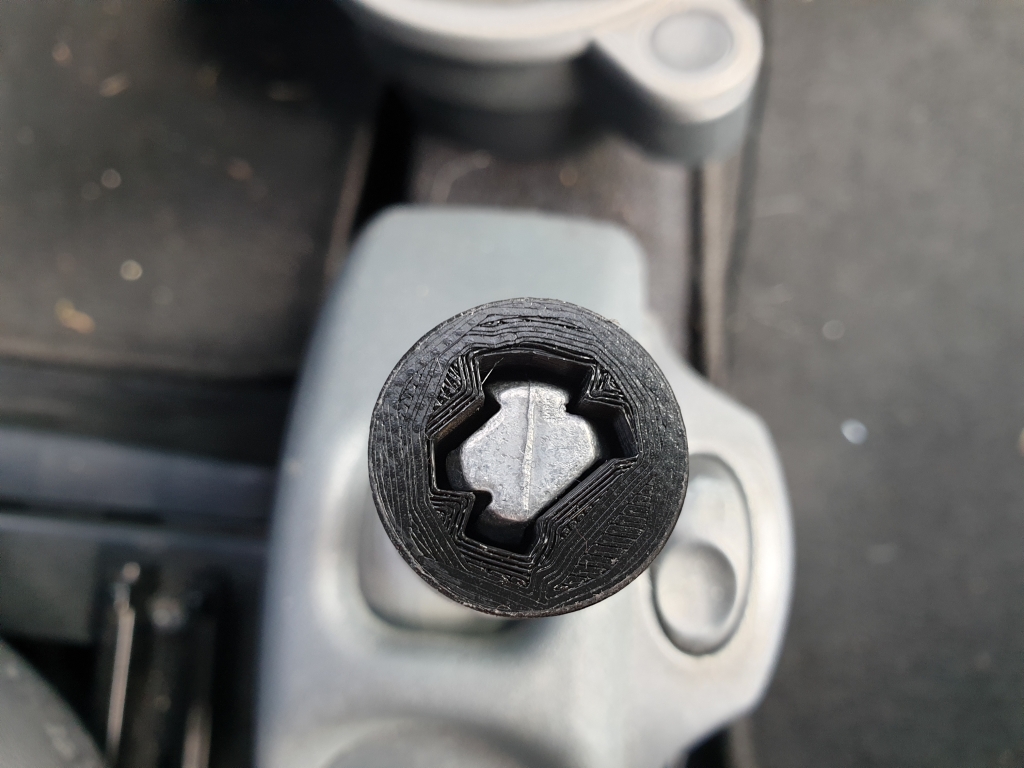 Adapter von oben auf dem Schalthebel