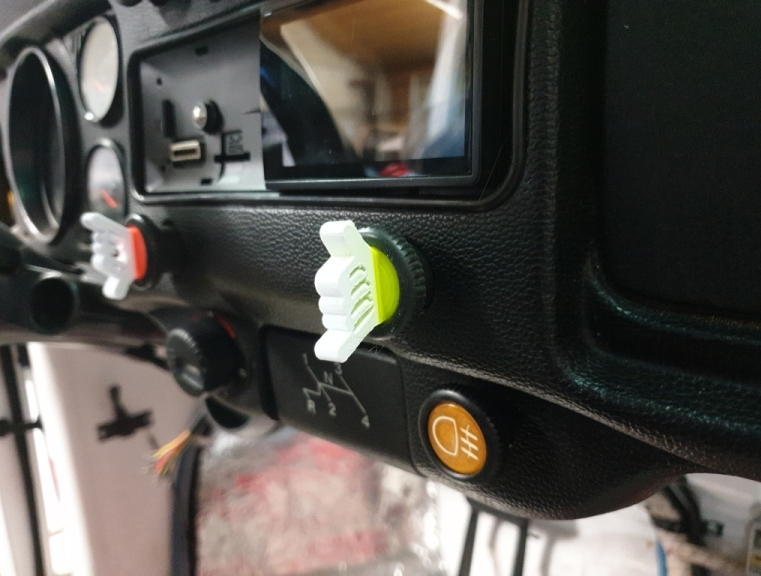 Kaefer_Hangloose Schaltereinsatz.png