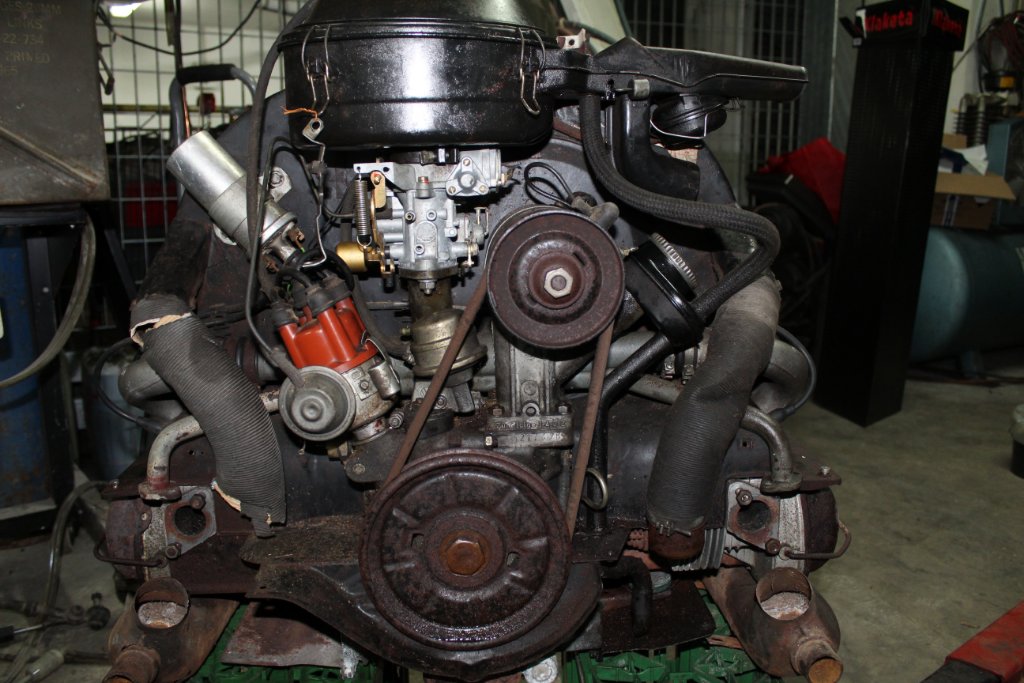 2. Beitrag Bild 012 - Motor & Oelwechsel.JPG