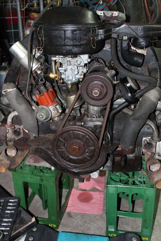 2. Beitrag Bild 016 - Motor & Oelwechsel.JPG