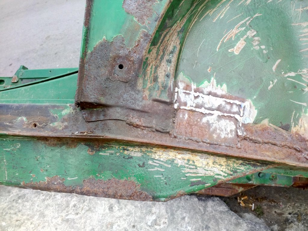 4. Beitrag Bild 035 - Häuschen draußen.jpg