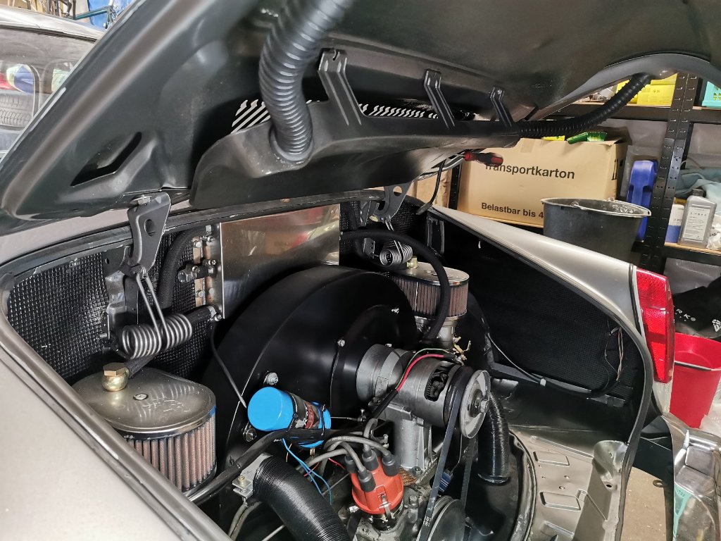 Motorraum.jpg