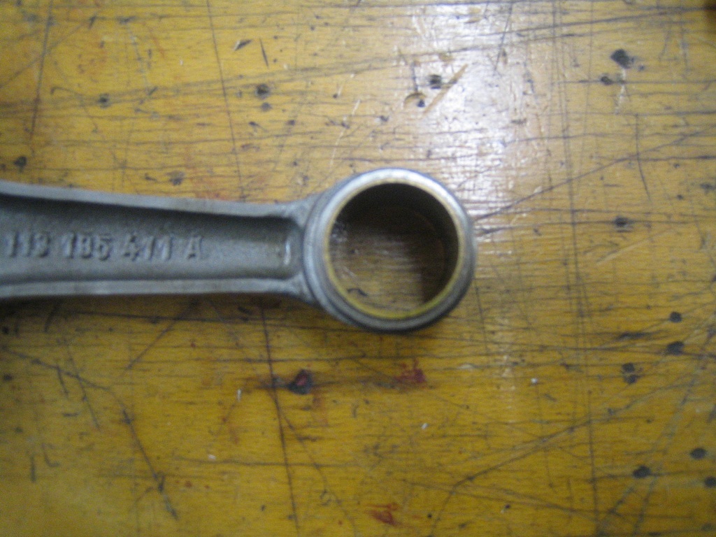 Wandstärke am oberen Pleueauge: 3,8mm
