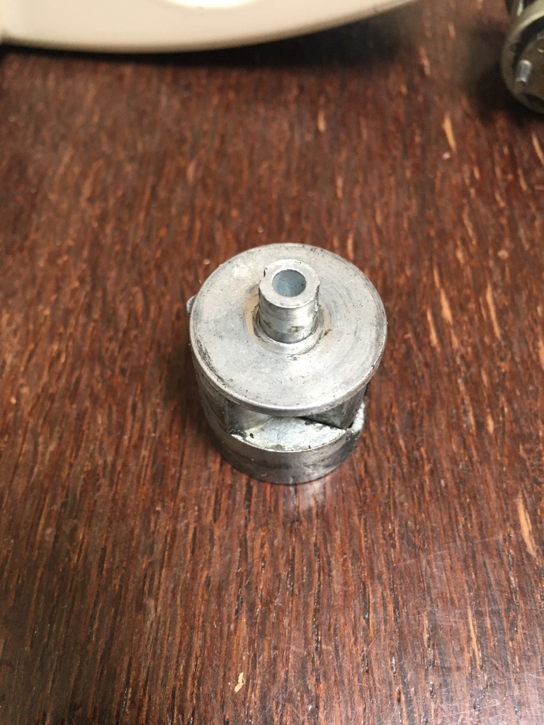 Am Zapfen fehlen die Flügel, oder wie auch immer man das nennt.