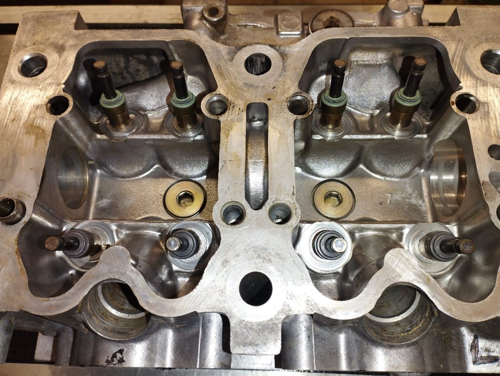 Zylinderkopf2_1.jpg