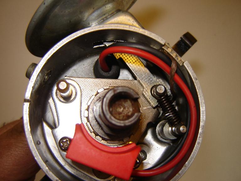 Also Platte und Transistoreinheit nach Anleitung mit Wärmeleitpaste eingebaut und selbst ne Gummitülle getüdelt.