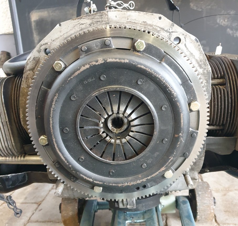 215ner Kupplung, neues Schwungrad.jpg