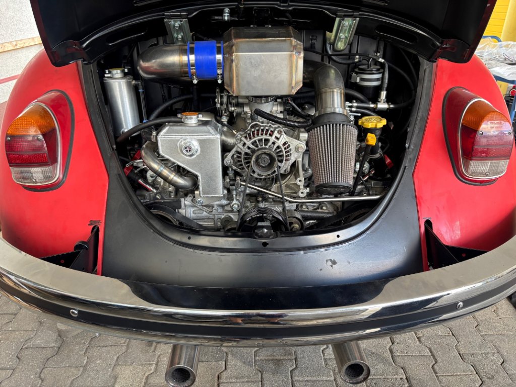 Motorraum.jpg
